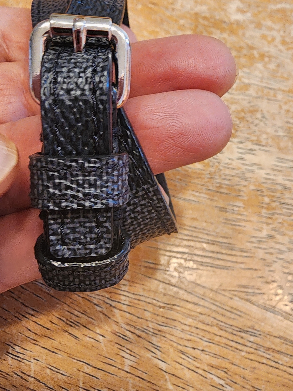 Louis Vuitton Damier Graphite Sign It double bracelet with silver-toned LV logo - Picture 3 of 10